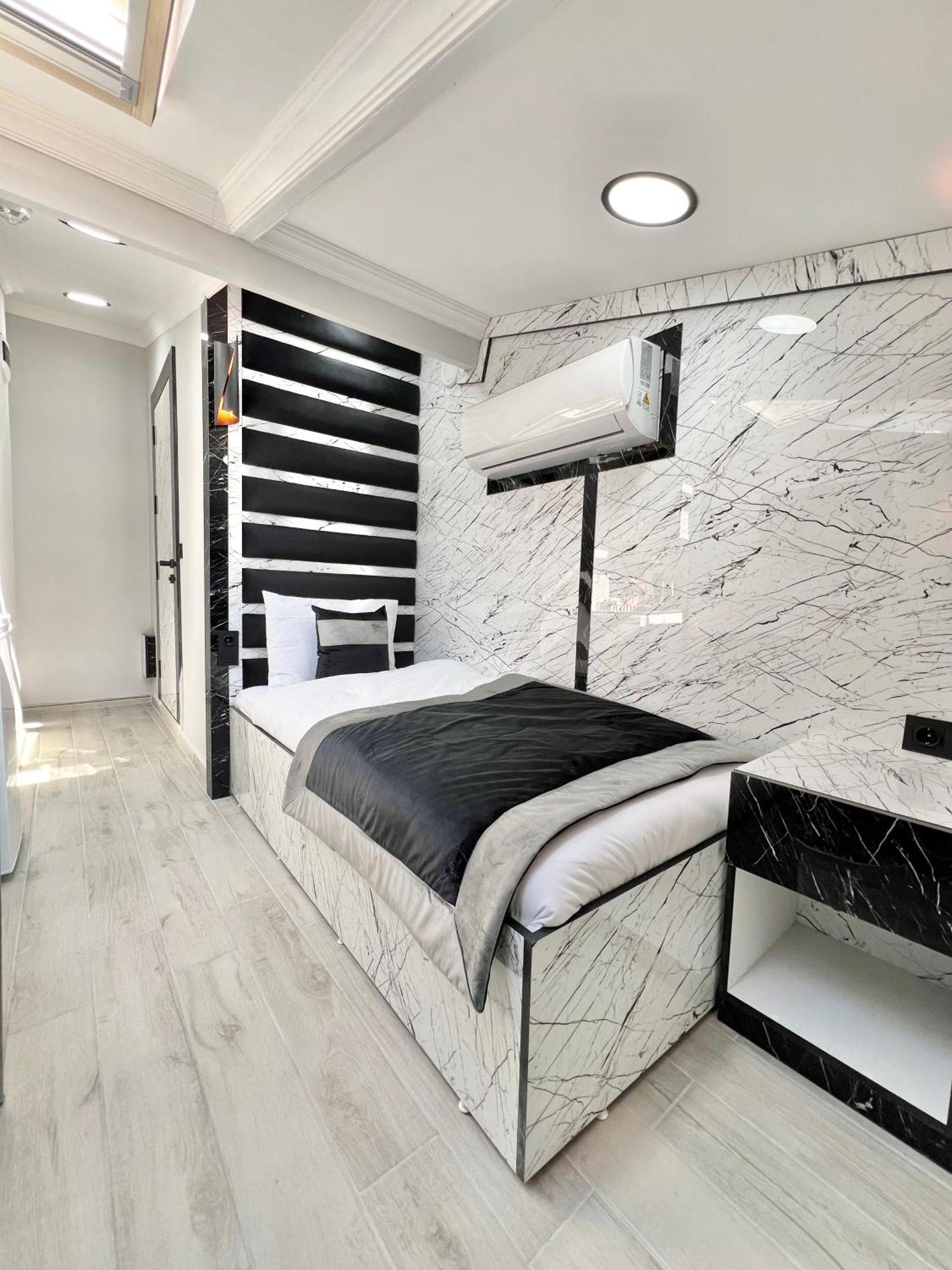 Taksim Larissa Hotel Suites Istanbul Eksteriør bilde
